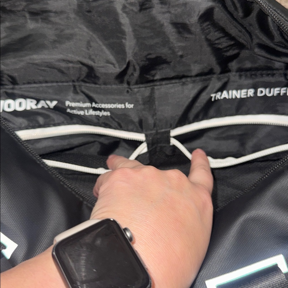 Vooray Women's Floral Gym Bag - Picture 9 of 12